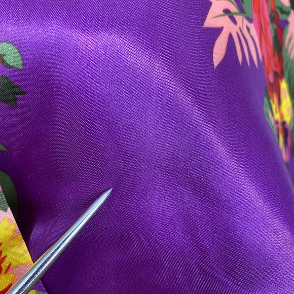 SHINY SATIN POLYESTER Robe in Purple with Vibrant Flowers 🌺🌸 💐 - Picture 11 of 11